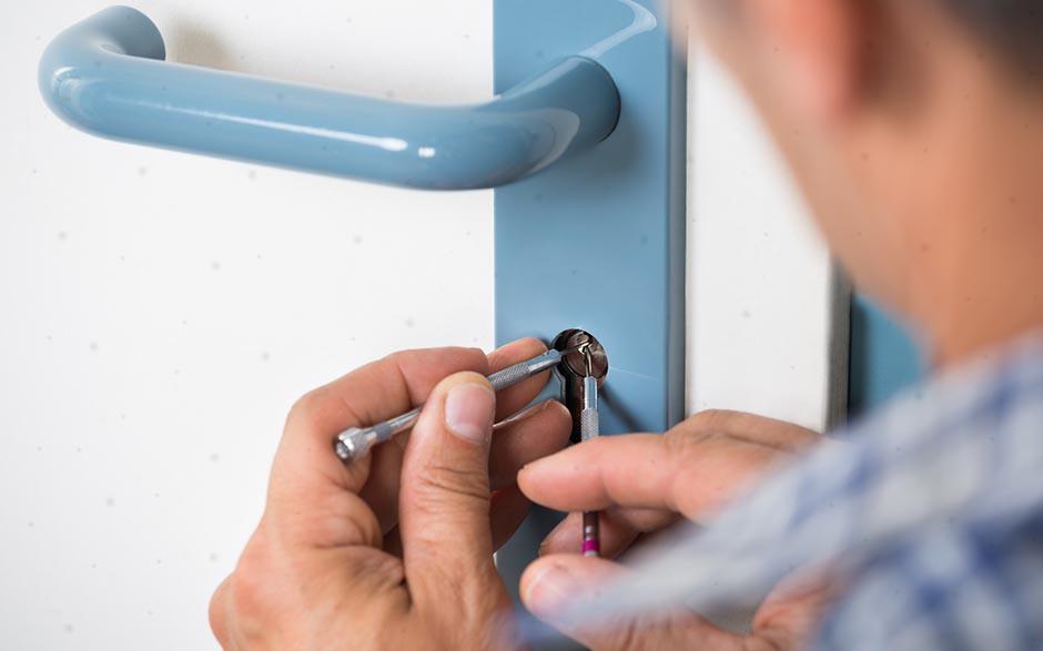 artisan serrurier pas cher Longvilliers